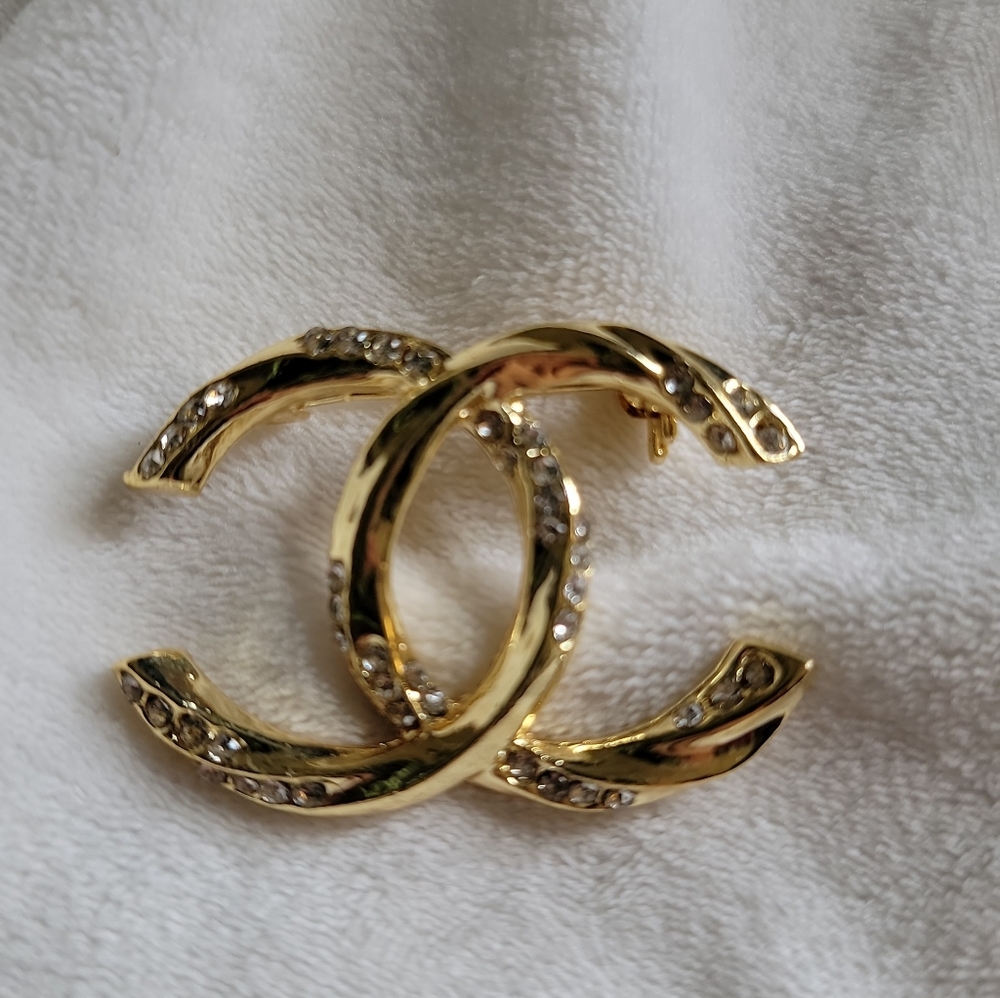 Brooch